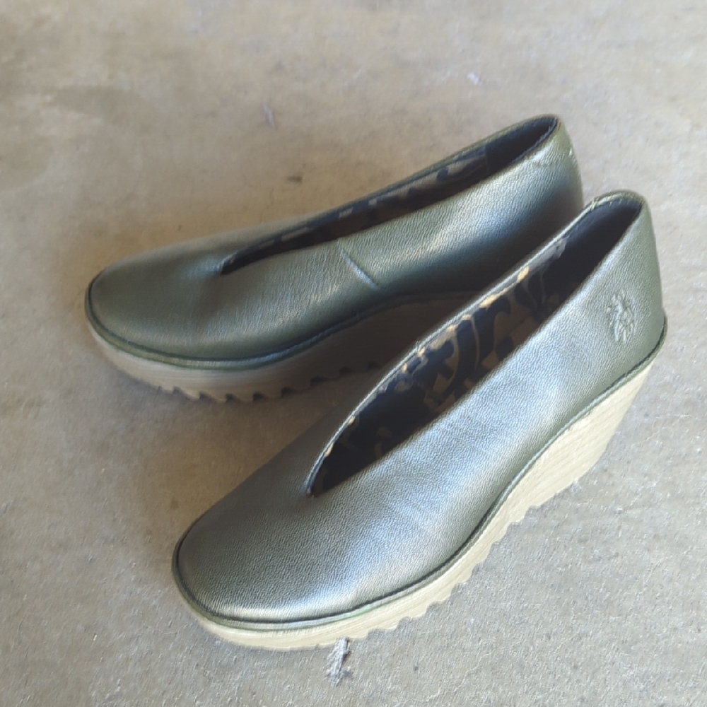Brand New Olive Green Fly London Wedges